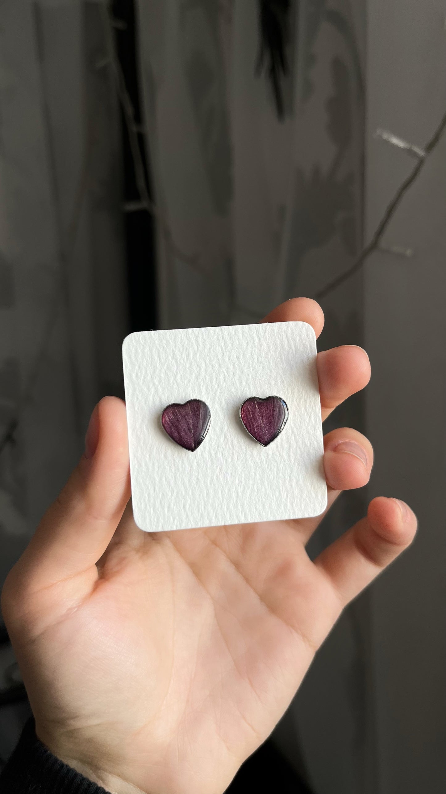 Tulip stud earrings