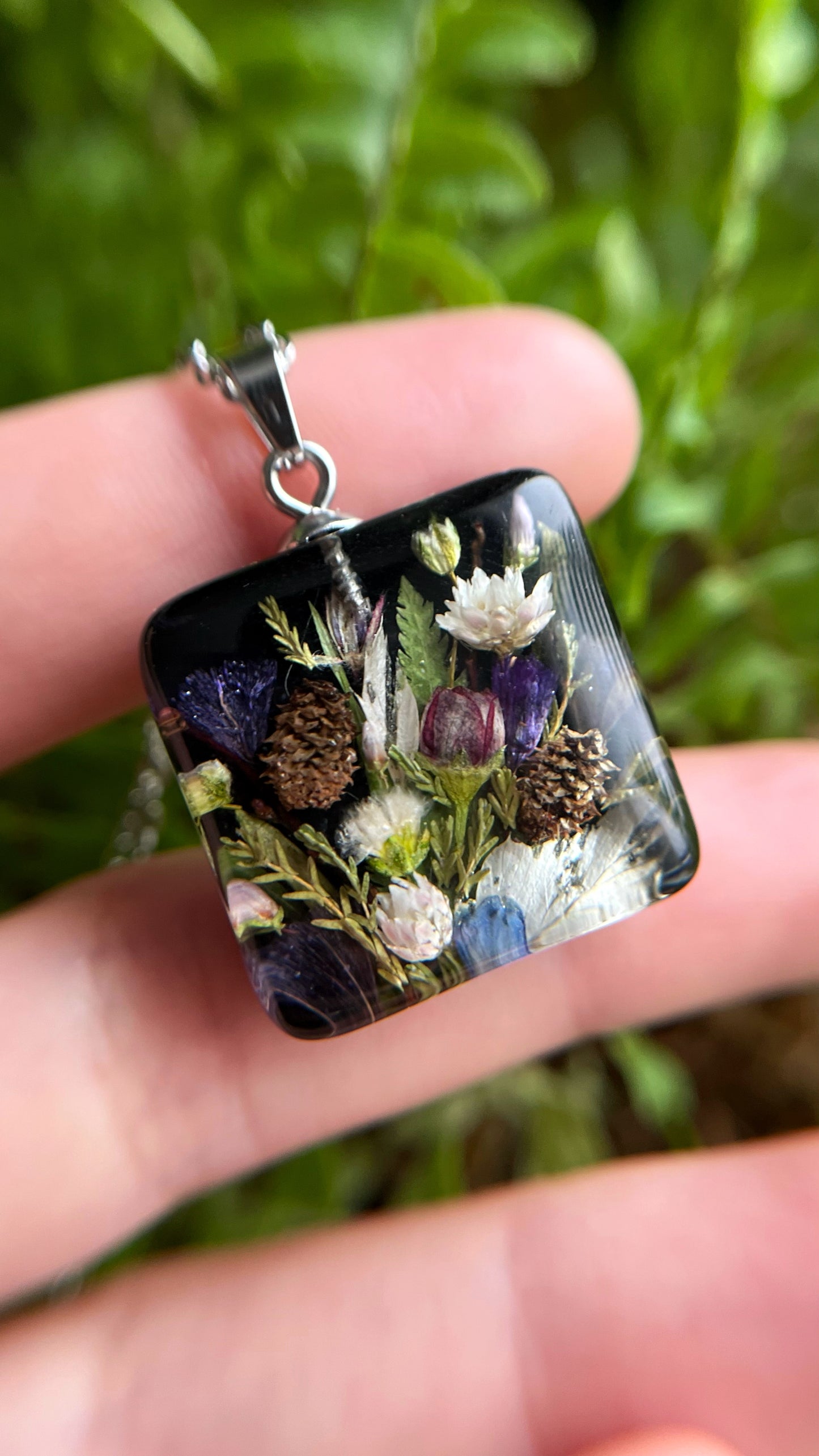 Mixed flower pendant