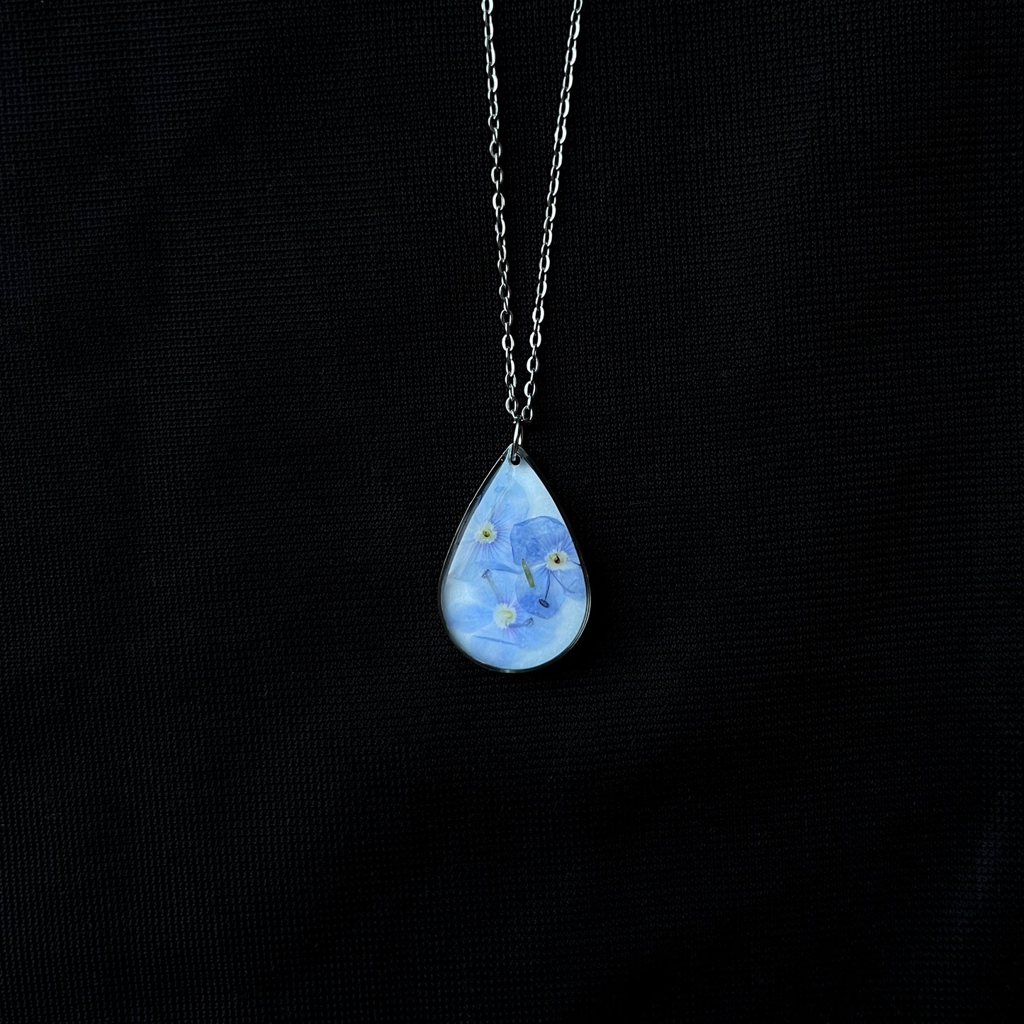 Veronica pendant