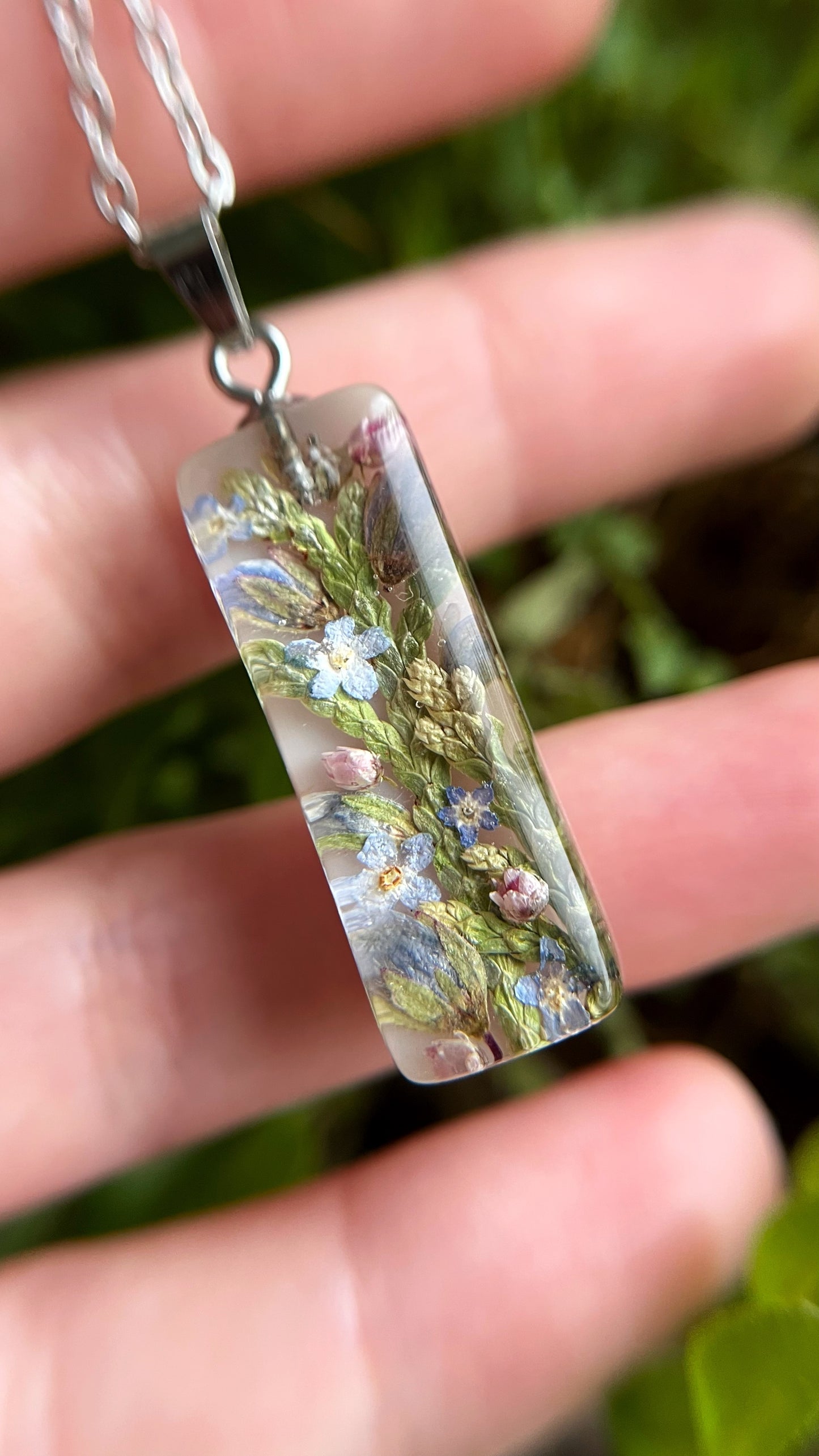 Mixed flower pendant