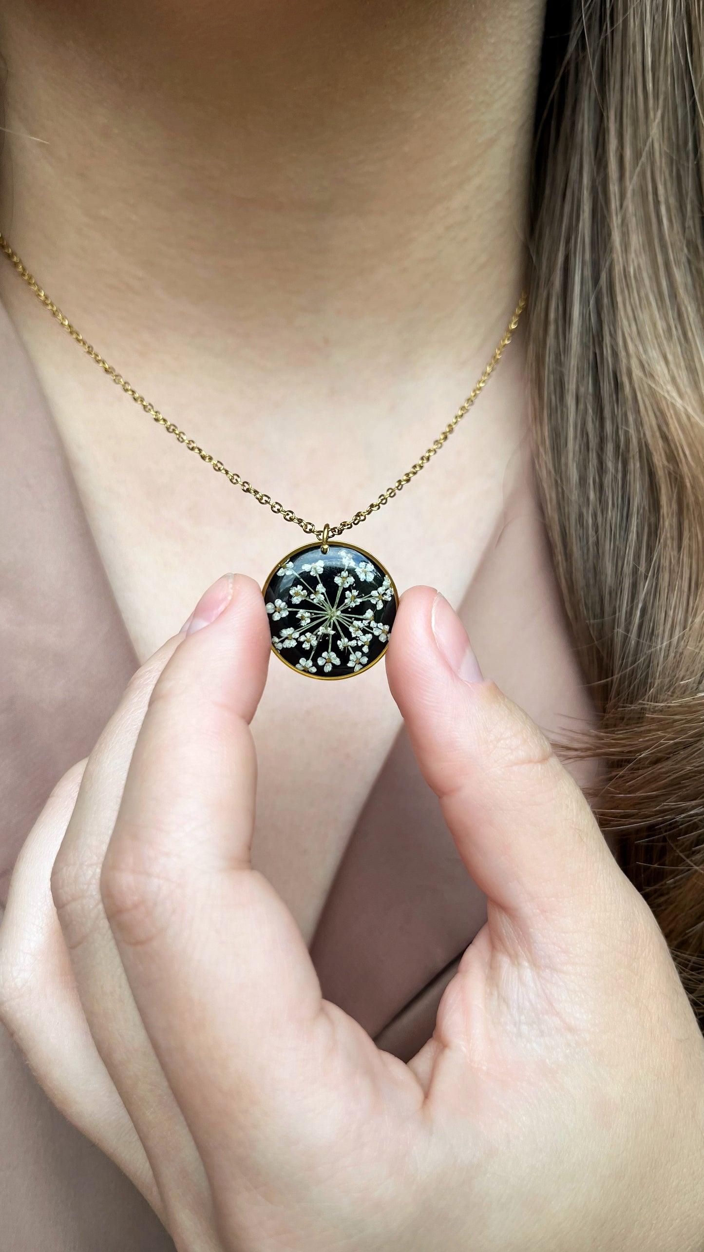 Ground elder pendant