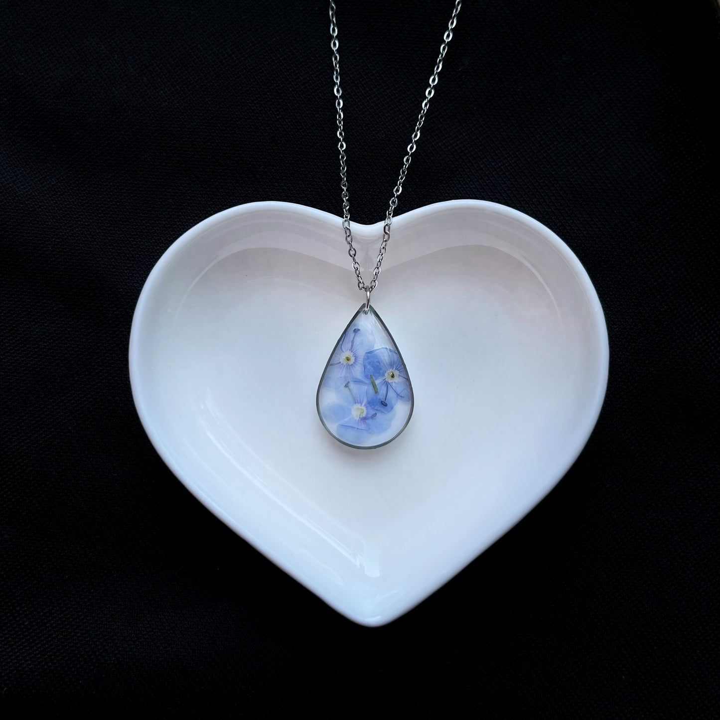 Veronica pendant