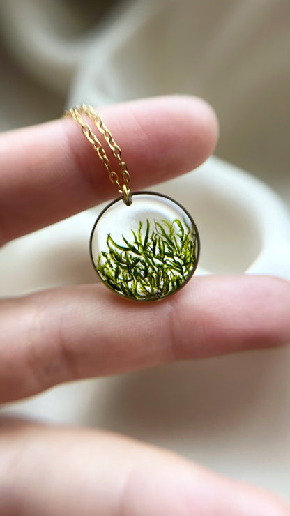 Moss pendant