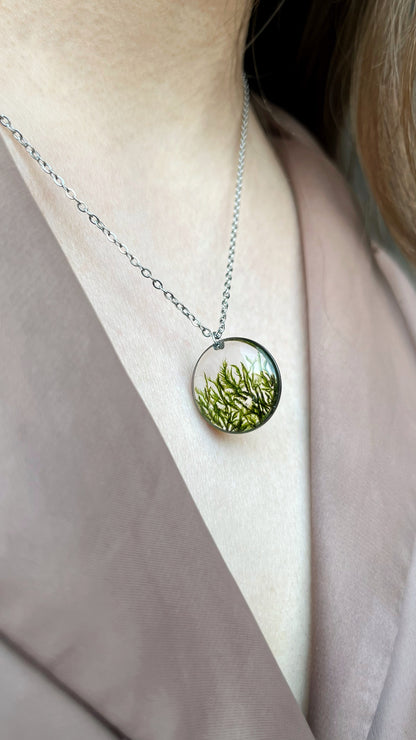 Moss pendant