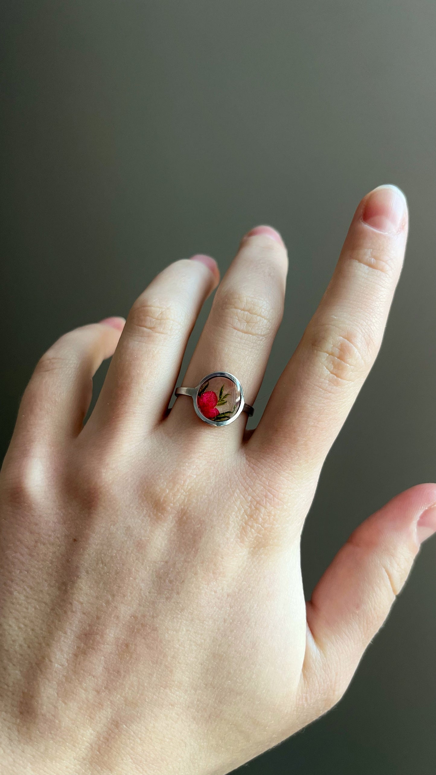 Hydrangea and moss ring