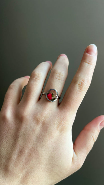 Hydrangea and moss ring