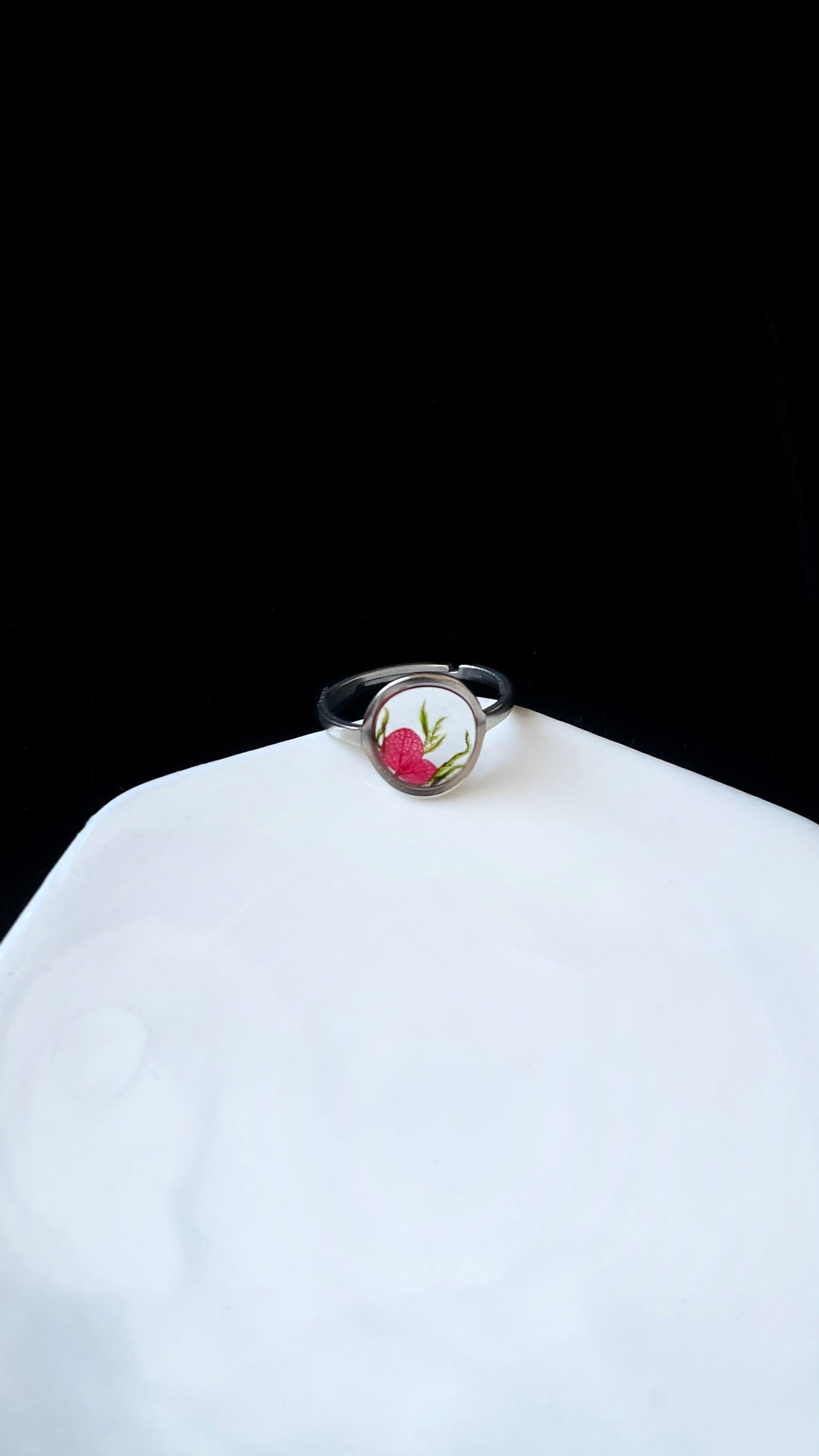 Hydrangea and moss ring