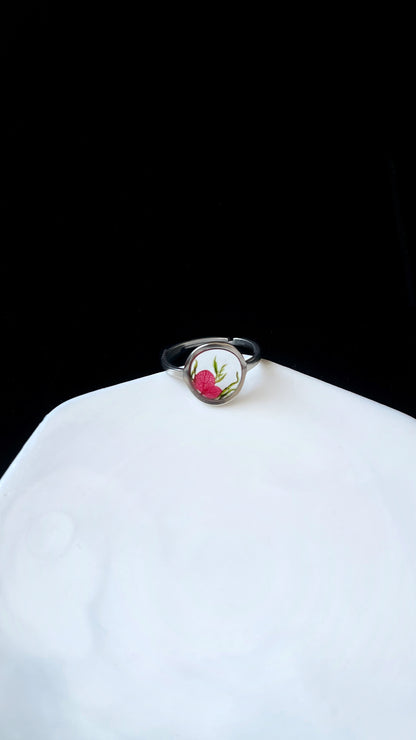 Hydrangea and moss ring