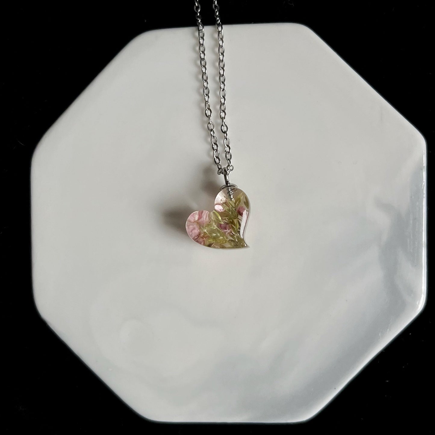 Ozothamnus pendant