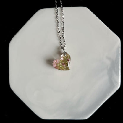 Ozothamnus pendant
