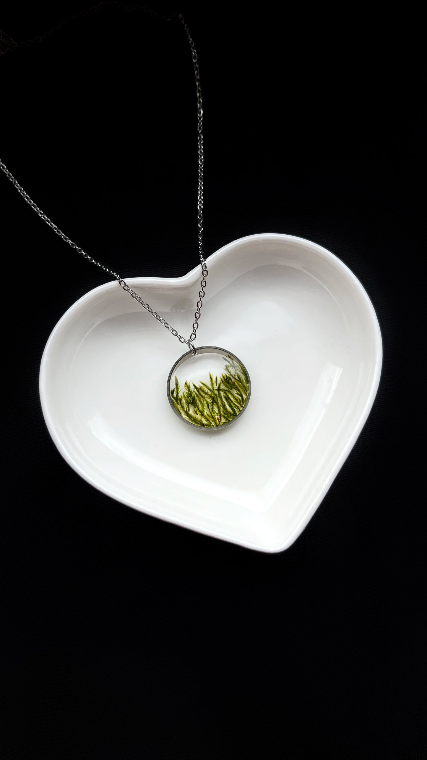 Moss pendant