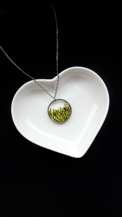 Moss pendant