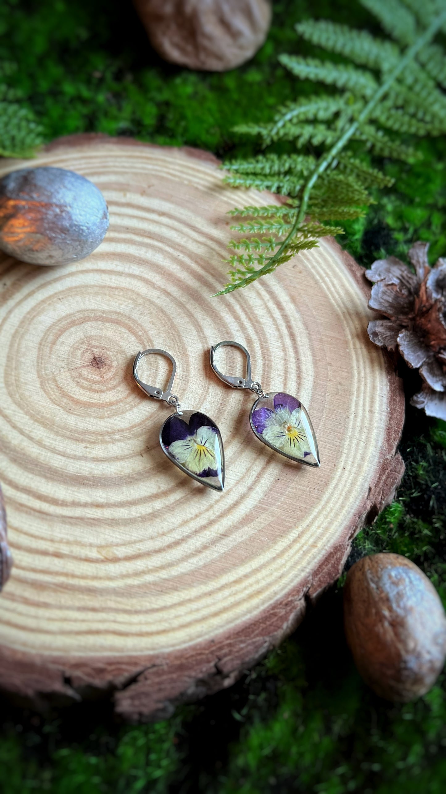 Violet earrings