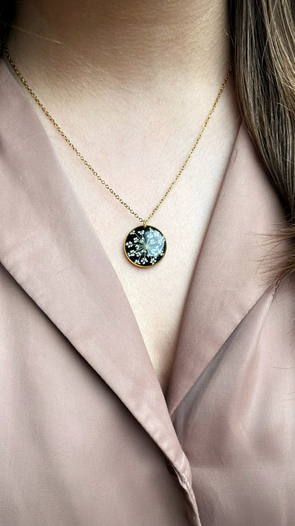 Ground elder pendant