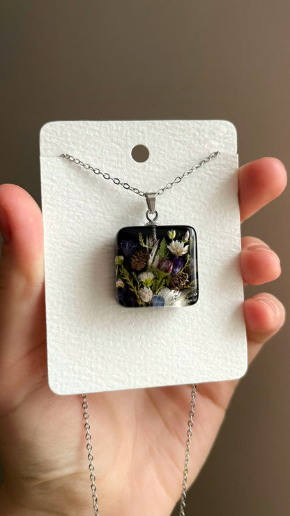 Mixed flower pendant