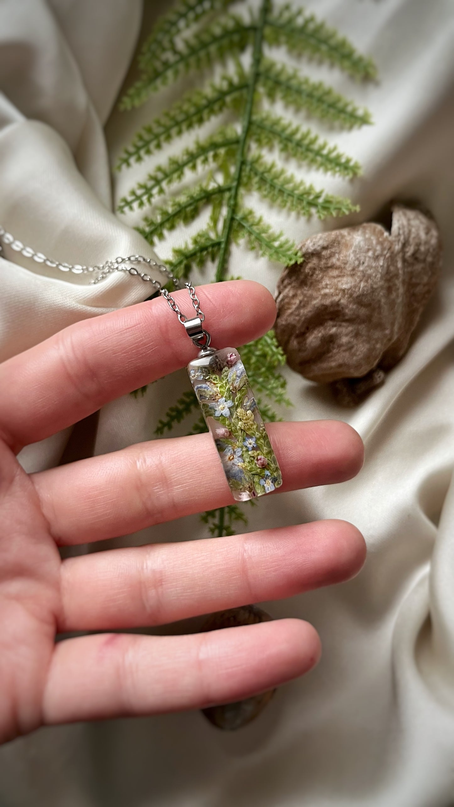 Mixed flower pendant