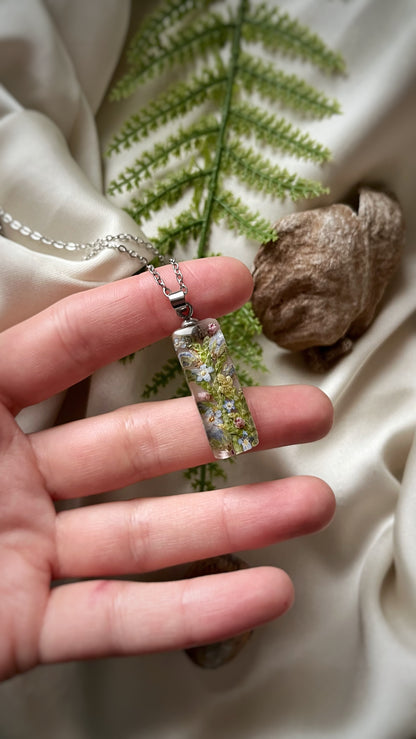 Mixed flower pendant