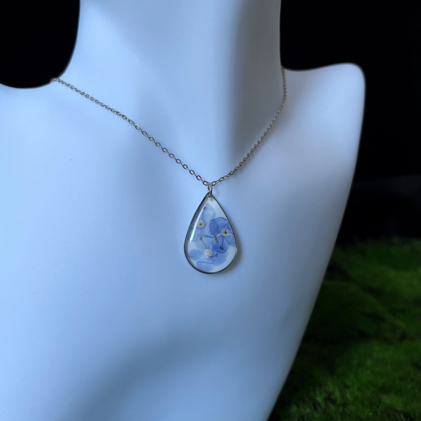 Veronica pendant