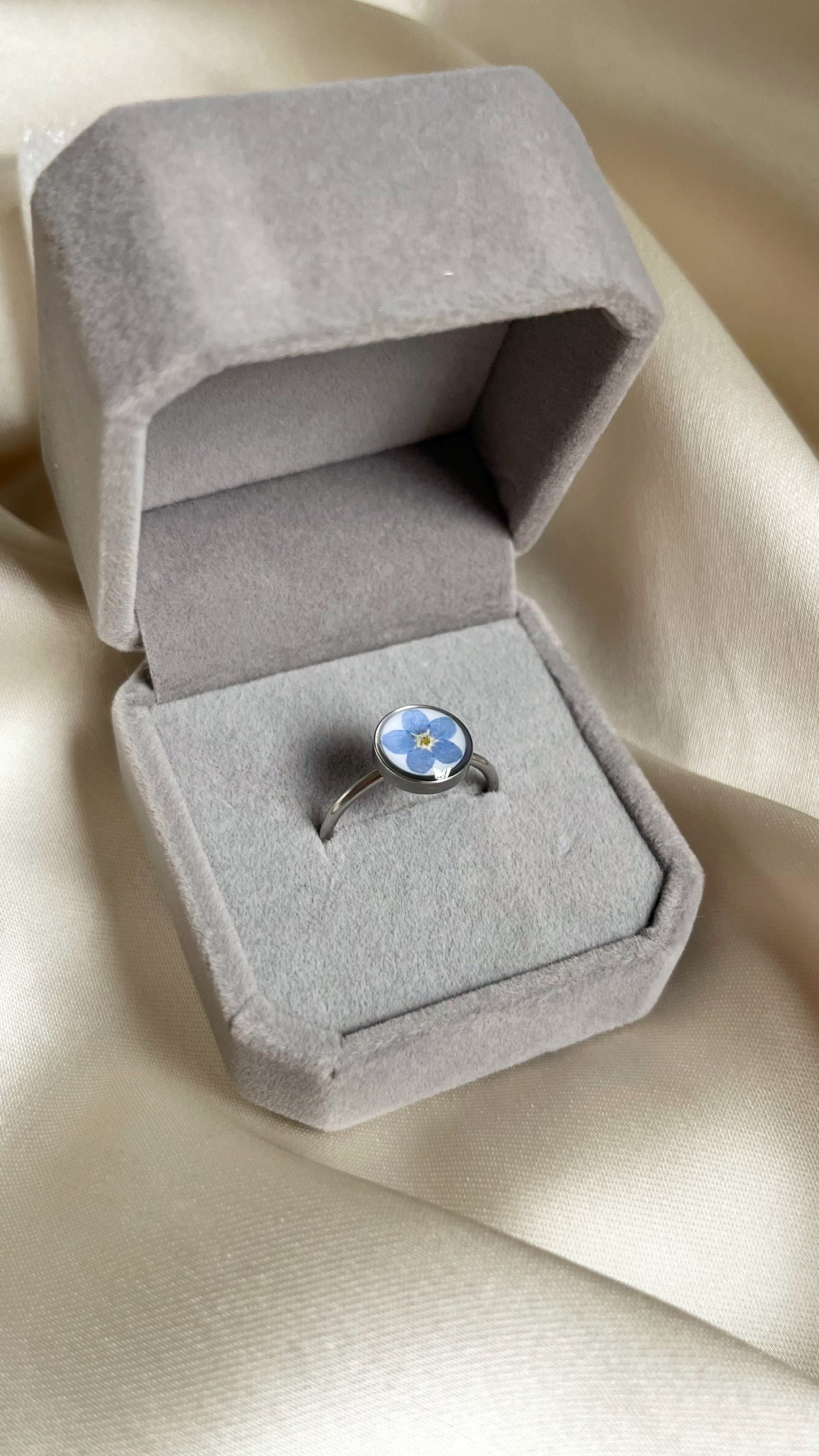 Forget-me-not ring