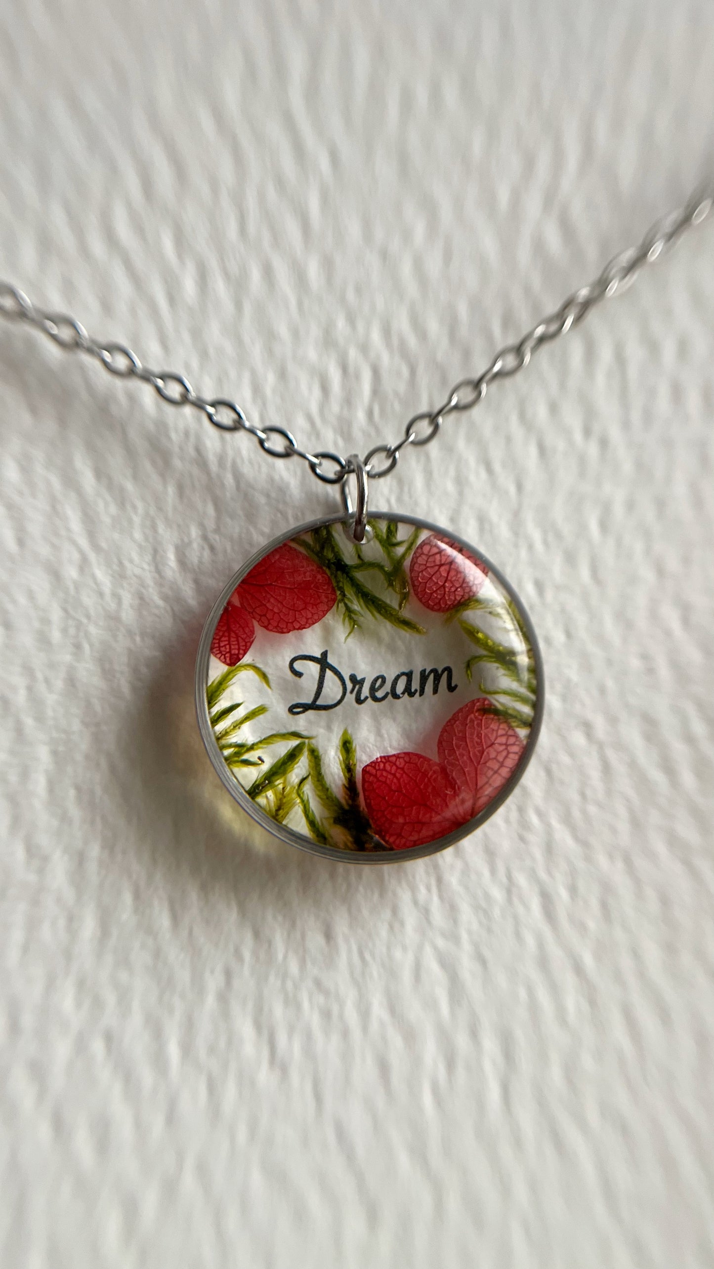 Moss and hydrangea pendant with text