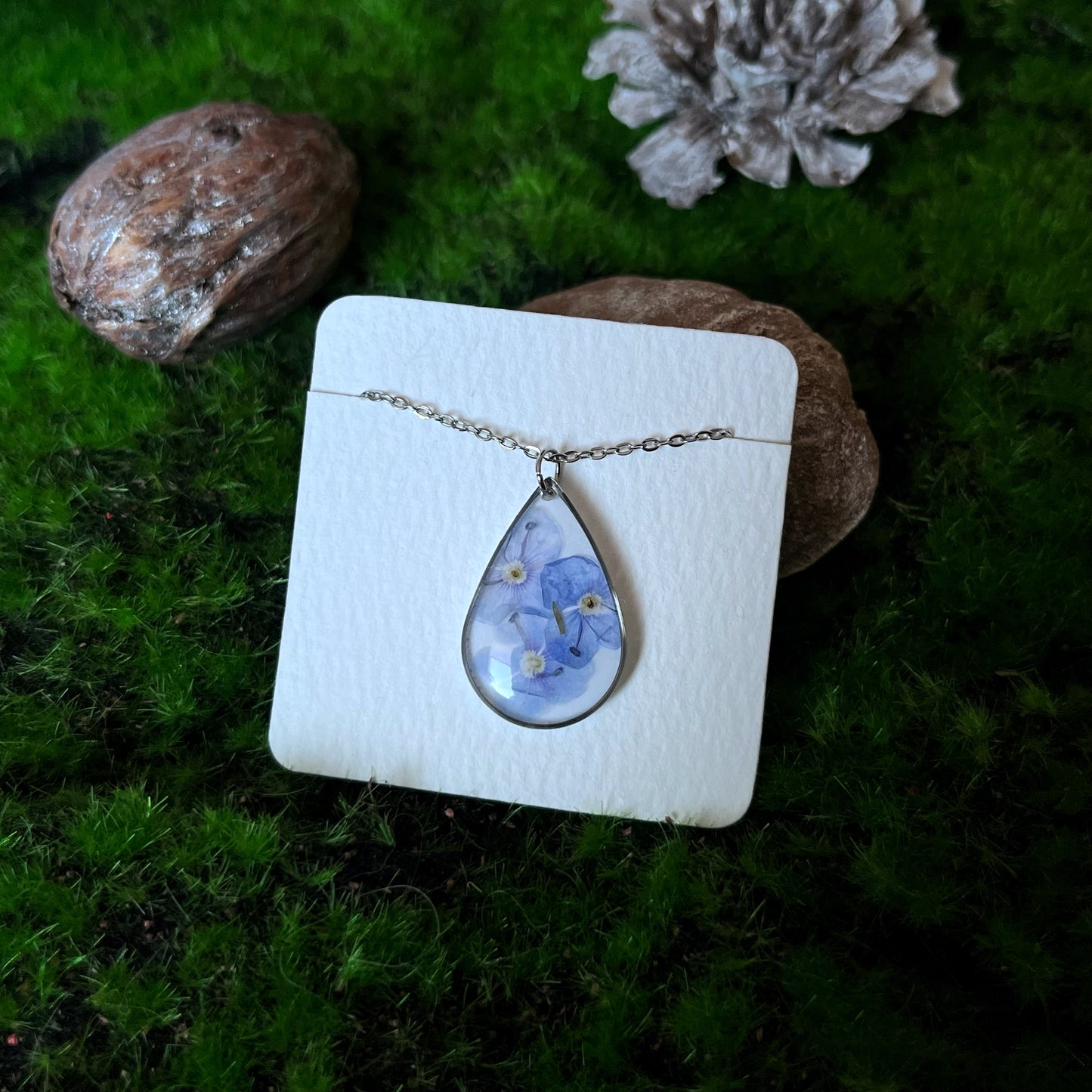 Veronica pendant