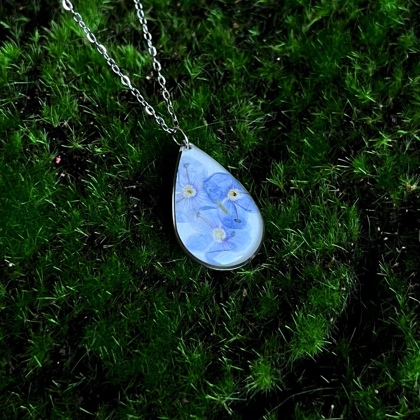 Veronica pendant